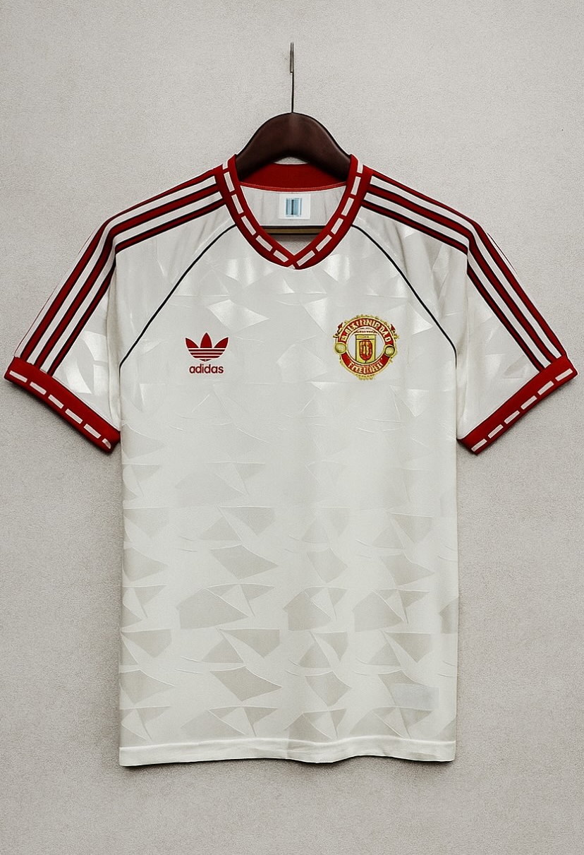 Manchester United Retro Jersey – Classic Legacy Edition