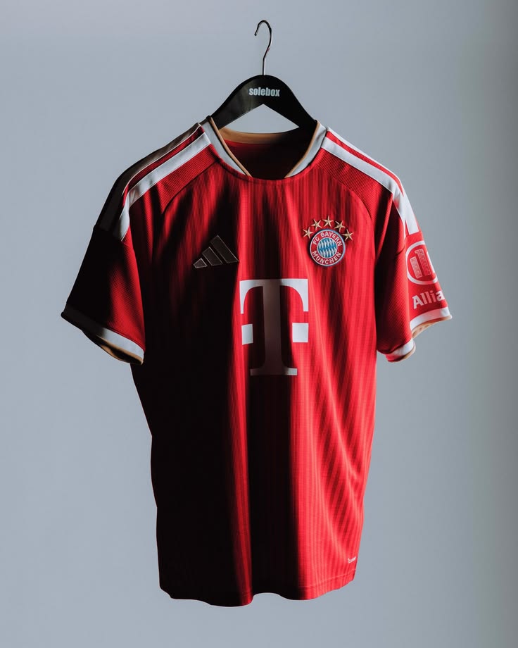 FC Bayern Munich 2026/27 Home Jersey – Player Version